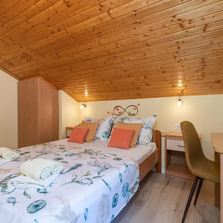 Seagull - Waterfont With Sunbeds! Unique Διαμέρισμα