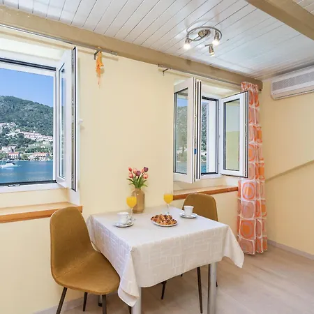 Seagull - Waterfont With Sunbeds! Unique Διαμέρισμα Zaton (Dubrovnik-Neretva)