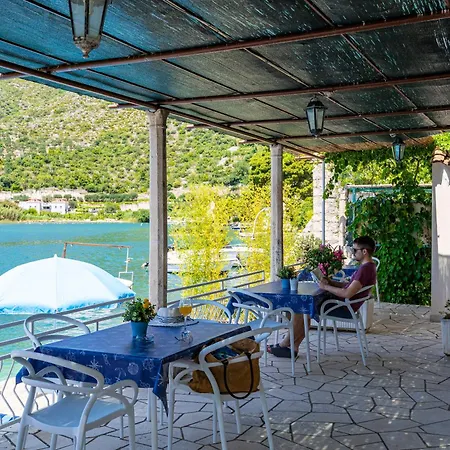 Seagull - Waterfont With Sunbeds! Unique