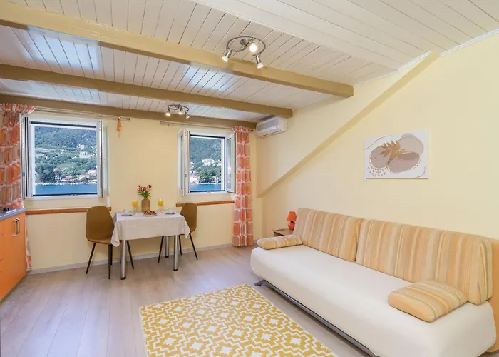 Seagull - Waterfont With Sunbeds! Unique